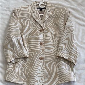 Josephine Chaus - Beautiful blazer size 6